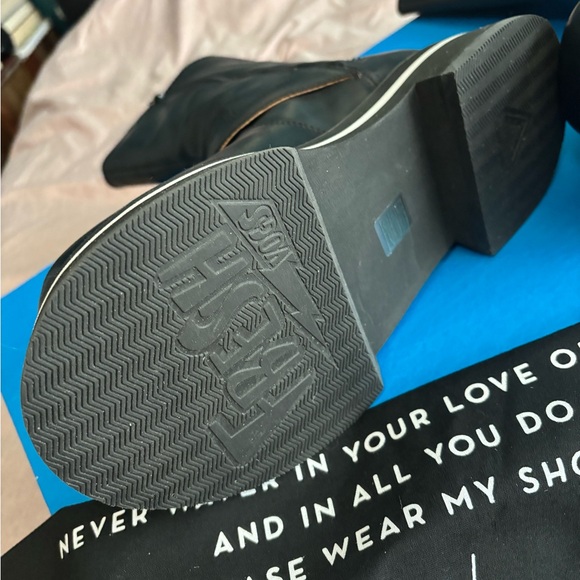 John Fluevog FV2 Boots, Size 9 NWB - Picture 10 of 14